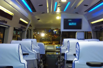 12 Seater Tempo Traveller Rental